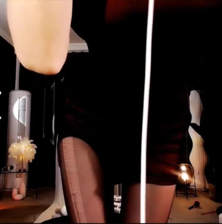 虎牙 张爱玲 最新ASMR福利 开档丝袜